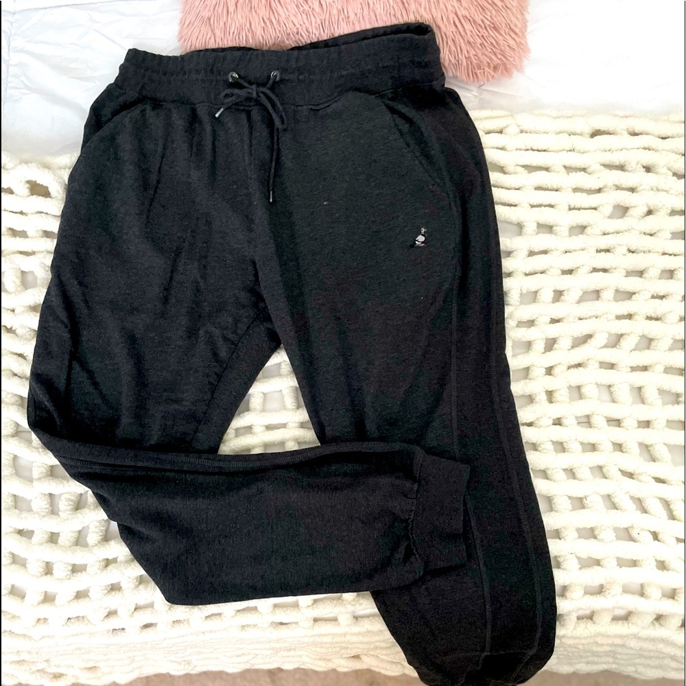 Men’s Staple joggers with pigeon embroidery